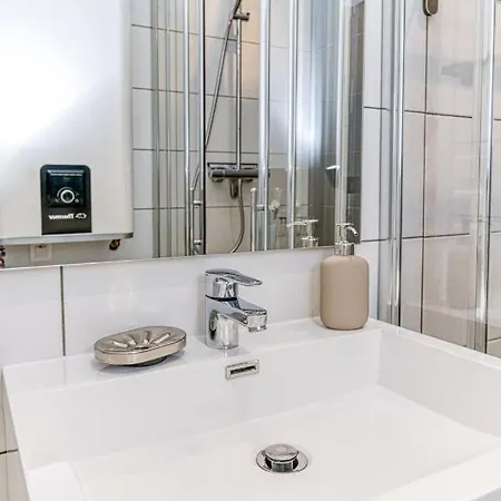 Boss Gare Confort Netflix Climatisation Portable Cours Jean Jaures & Marche Local *