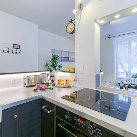 Boss Gare Confort Netflix Climatisation Portable Cours Jean Jaures & Marche Local Appartement